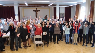 Von der Musik und der Atmosphäre im Elisabethsaal verzaubert: „Con Piacere“ – Und die zahlreichen Teilnehmer der Seniorenrunde mit Gästen aus der Pfarrei St. Klara und Franziskus.
